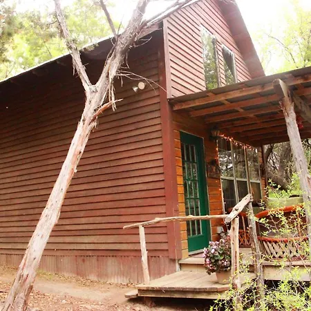 The Firehouse At Creekside Camp & Cabins